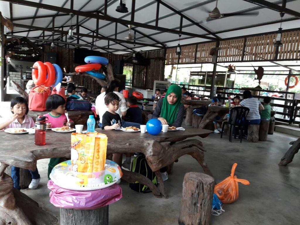 ホテルHs Farm Waterpark ムアル エクステリア 写真